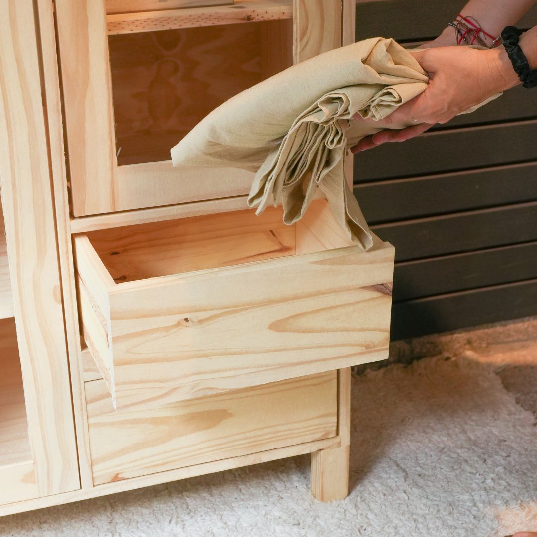 cristalero-bajo-2-puertas-2-cajones-1351