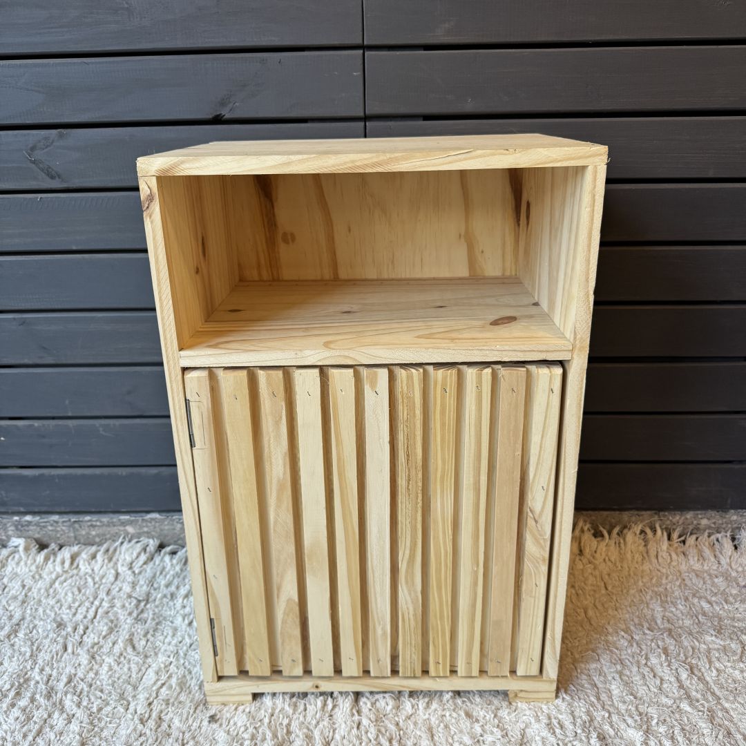 mesa-de-luz-puerta-varillada-35919