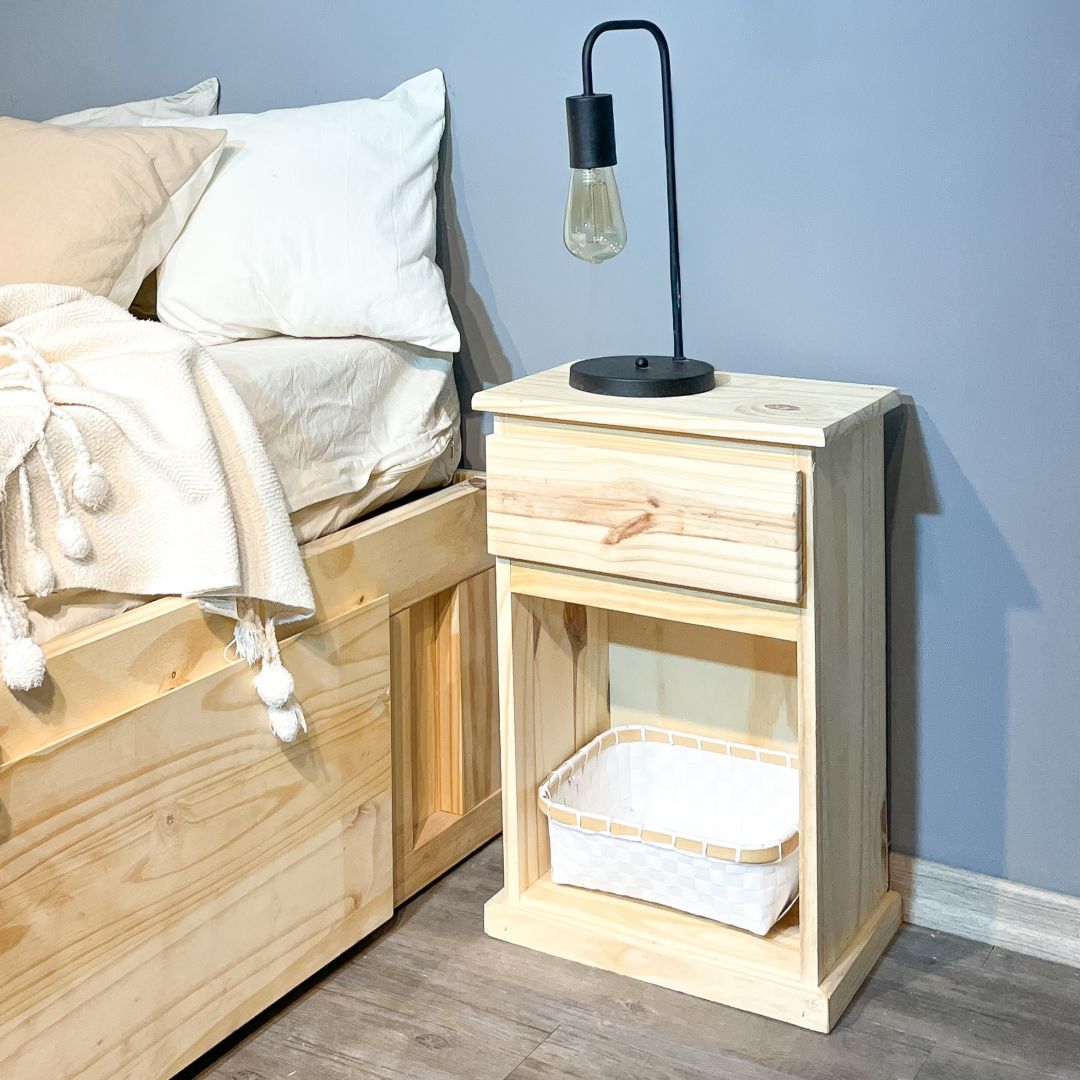 mesa-de-luz-1-cajon-liso-y-hueco-600